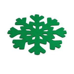 The Cellar Green Snowflake Charger Placemat set 4